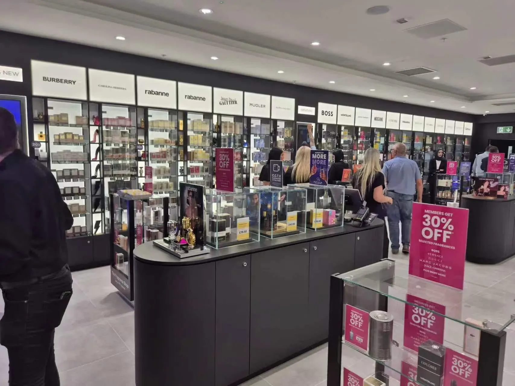 ARMOR lighting in a high-end retail environment