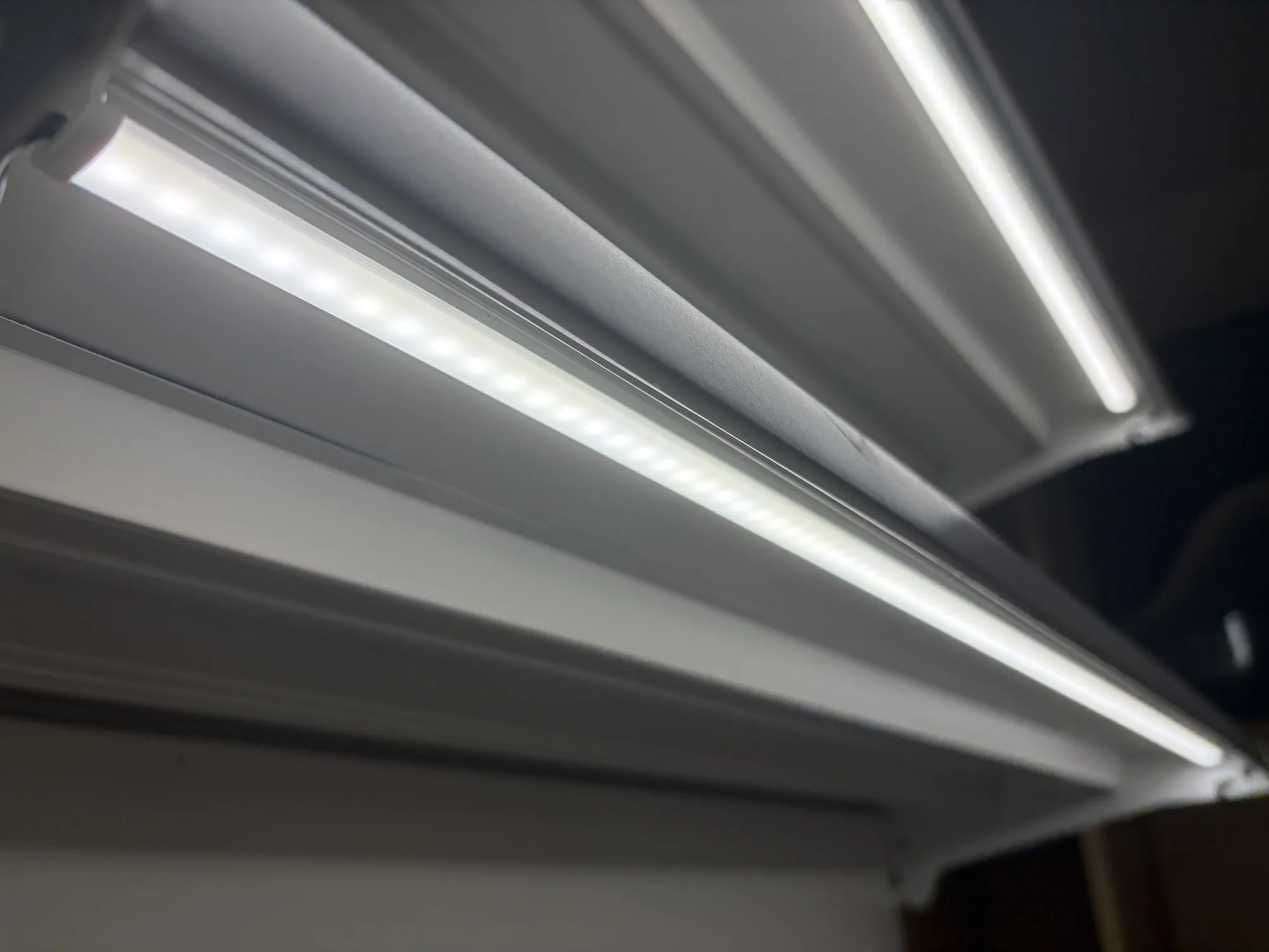Slim Magnetic LED Rigid Bar: 14mm Profile for Retail Shelf Lighting